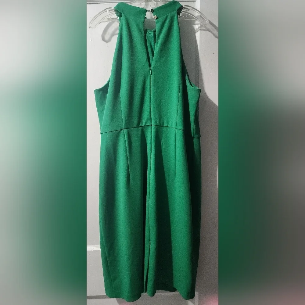 Emerald Halter Dress (Laura Plus) - Picture 3 of 3